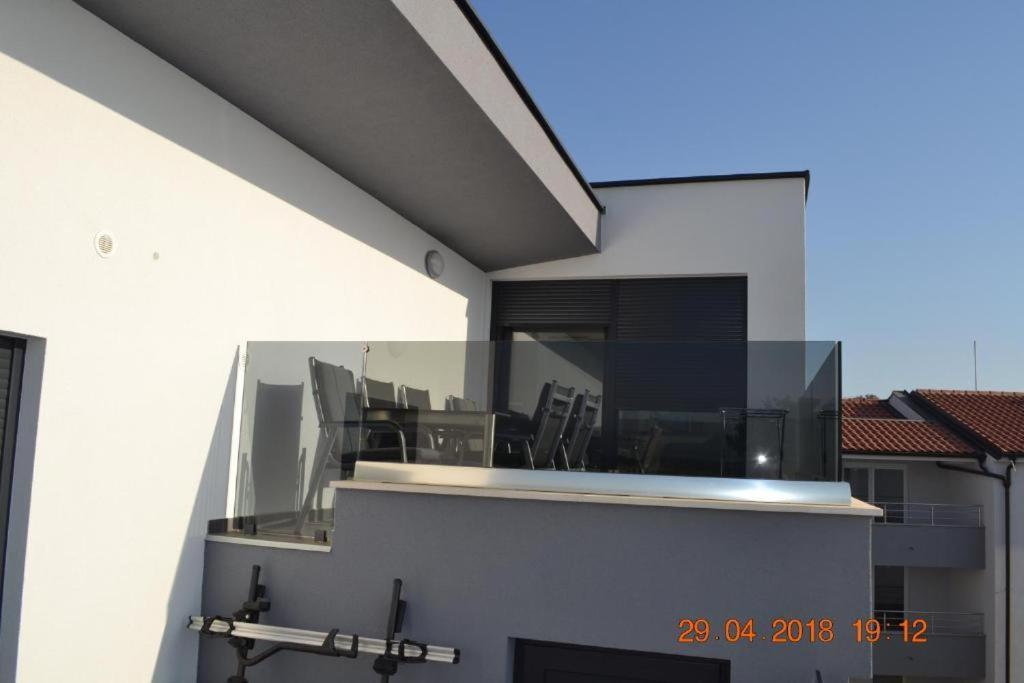 My Paradies - Njivice Penthouse*** Dış mekan fotoğraf