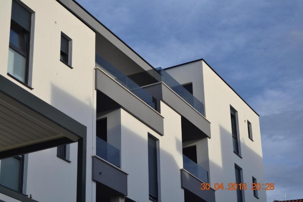 My Paradies - Njivice Penthouse*** Dış mekan fotoğraf